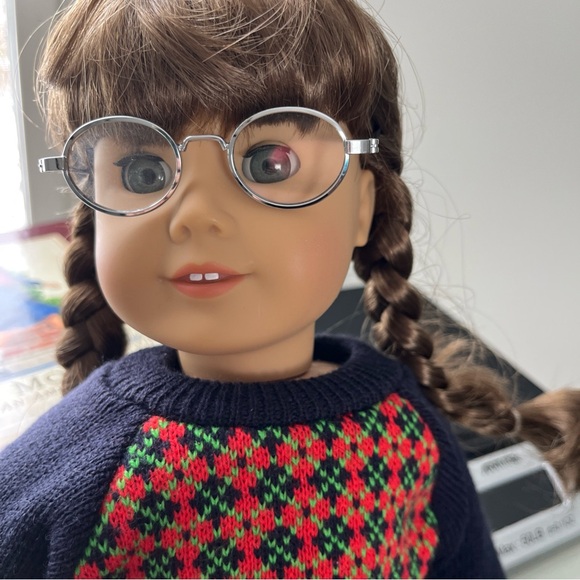 Molly American Girl Doll w/glasses - Picture 4 of 6